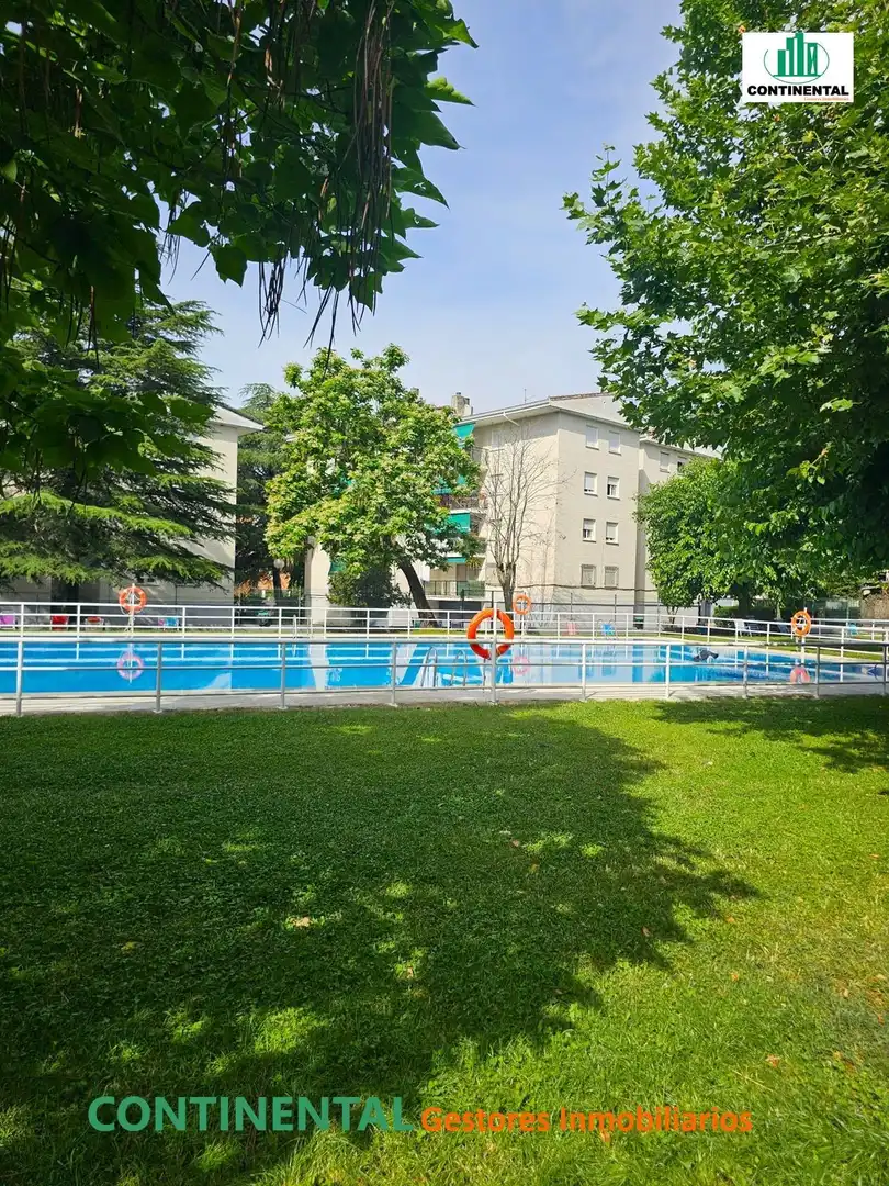 Piscina de Piso en venta en Collado Villalba con Calefacción