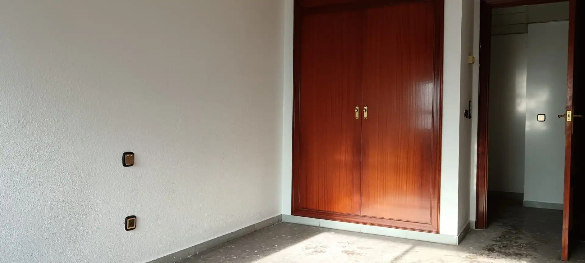 Flat for sale in Zaragoza  with Air Conditioner, Terrace and Storage room