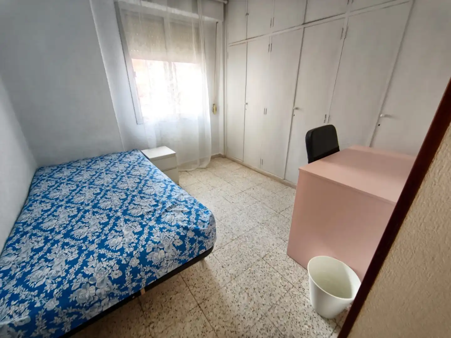 Habitación de Piso de alquiler en Albacete con Calefacción, Amueblado y Balcón