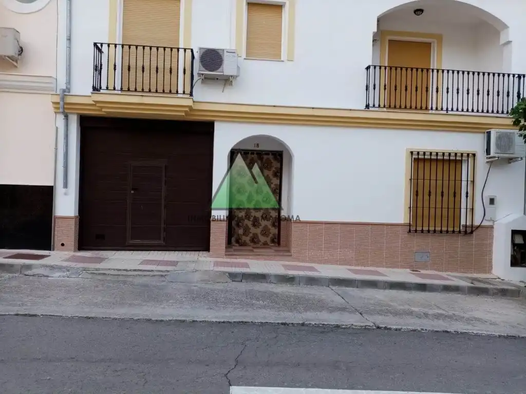Maison avec terrasse à vendre à Calle Granada