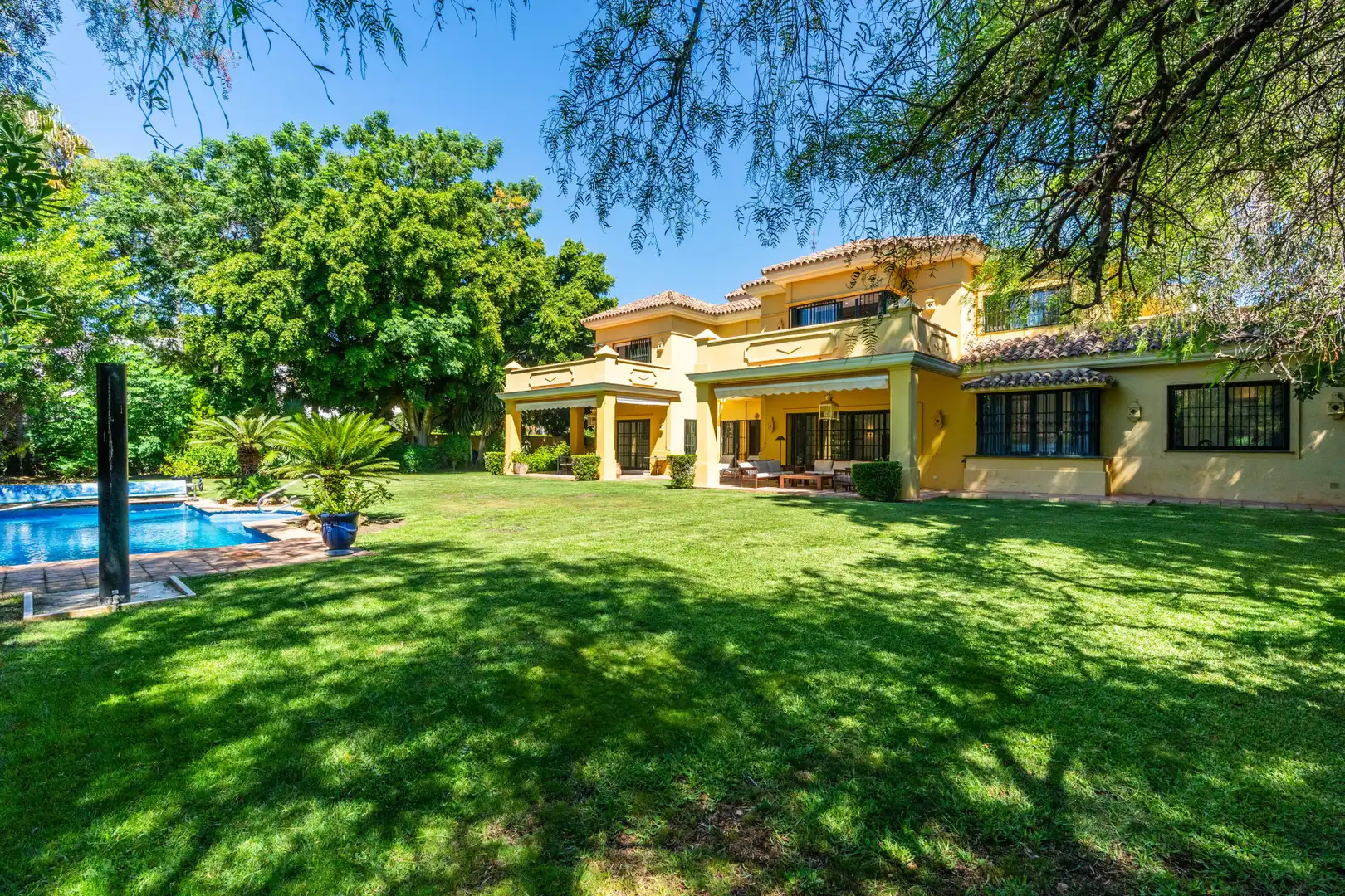 Jardí de Casa o xalet en venda en Marbella amb Aire condicionat, Jardí privat i Terrassa