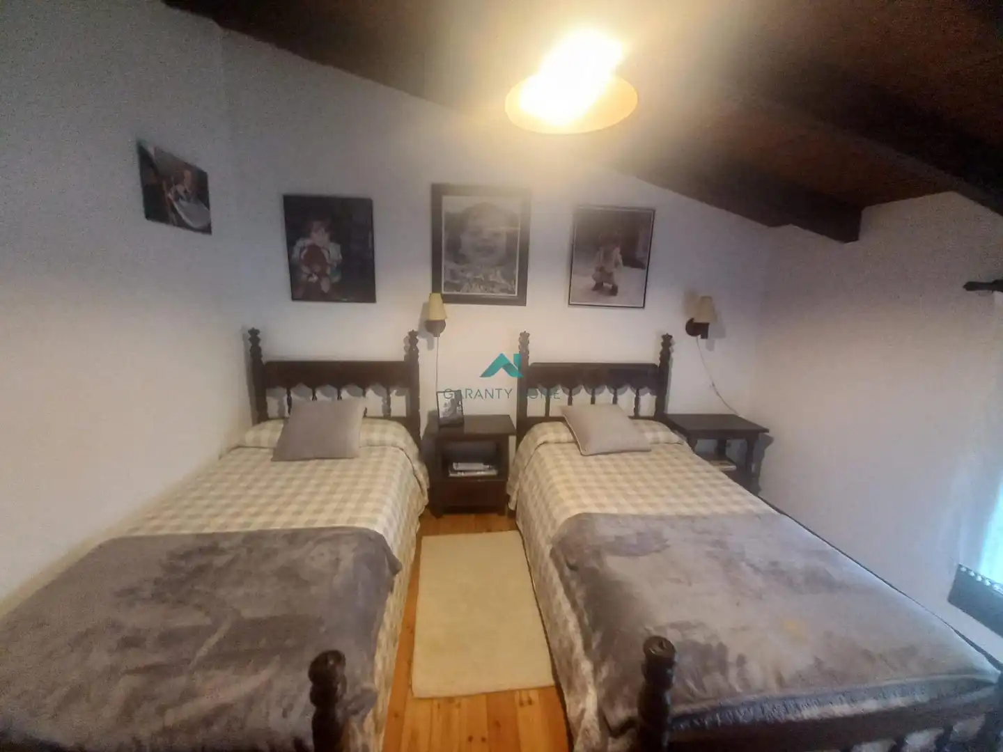 Habitación de Casa adosada en venta en Voto con Calefacción, Jardín privado y Terraza