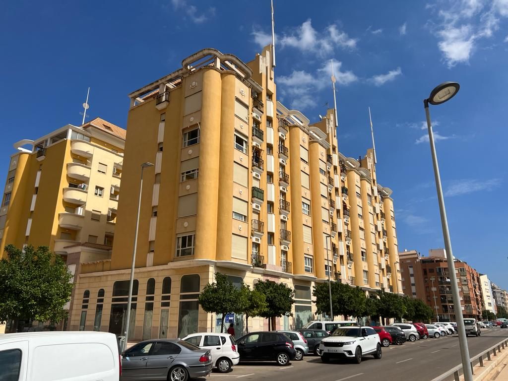 Premises for rent in Avinguda Juan Chabás, Saladar