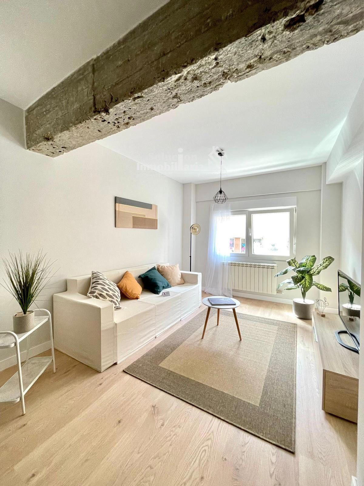 Living room of Apartments for sale in Salamanca Capital  with Heating and Storage room