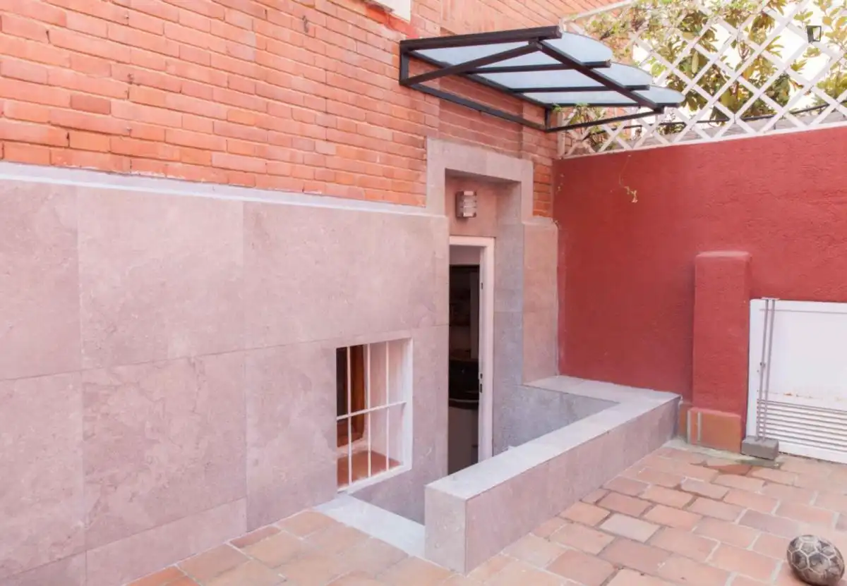 Vista exterior de Apartament de lloguer en Madrid amb Calefacció, Moblat i Forn