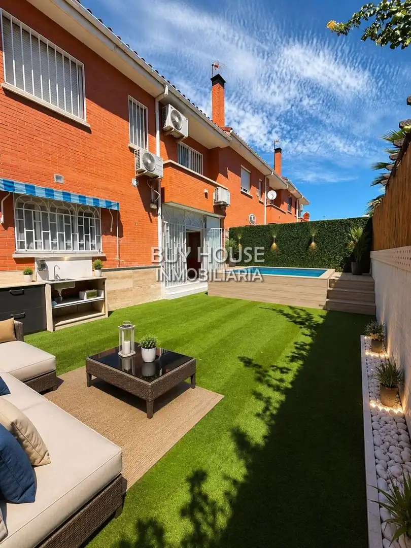 Villa con giardino in vendita a Estación - Cruz Roja