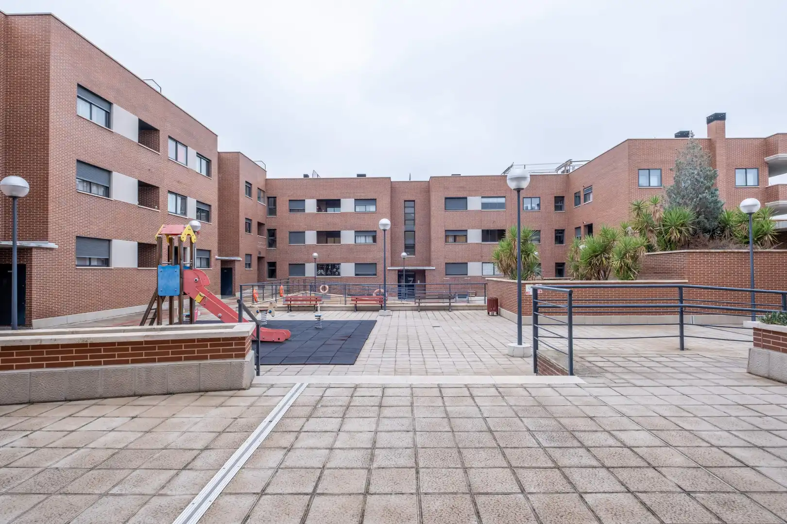 Vista exterior de Piso en venta en Cadrete con Jardín privado, Terraza y Trastero