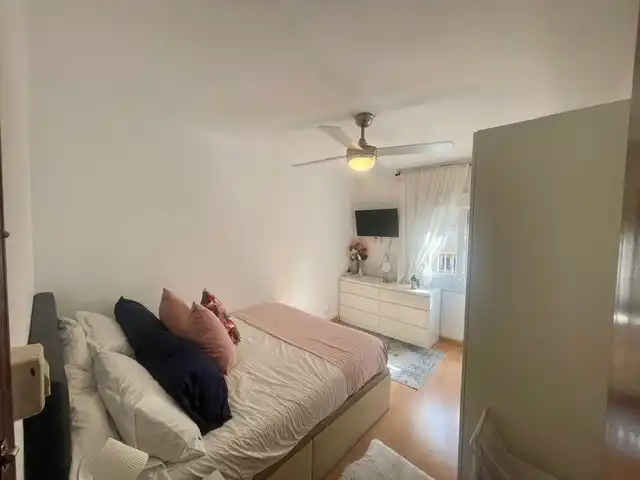 Habitación de Piso en venta en L'Hospitalet de Llobregat con Parquet y Amueblado