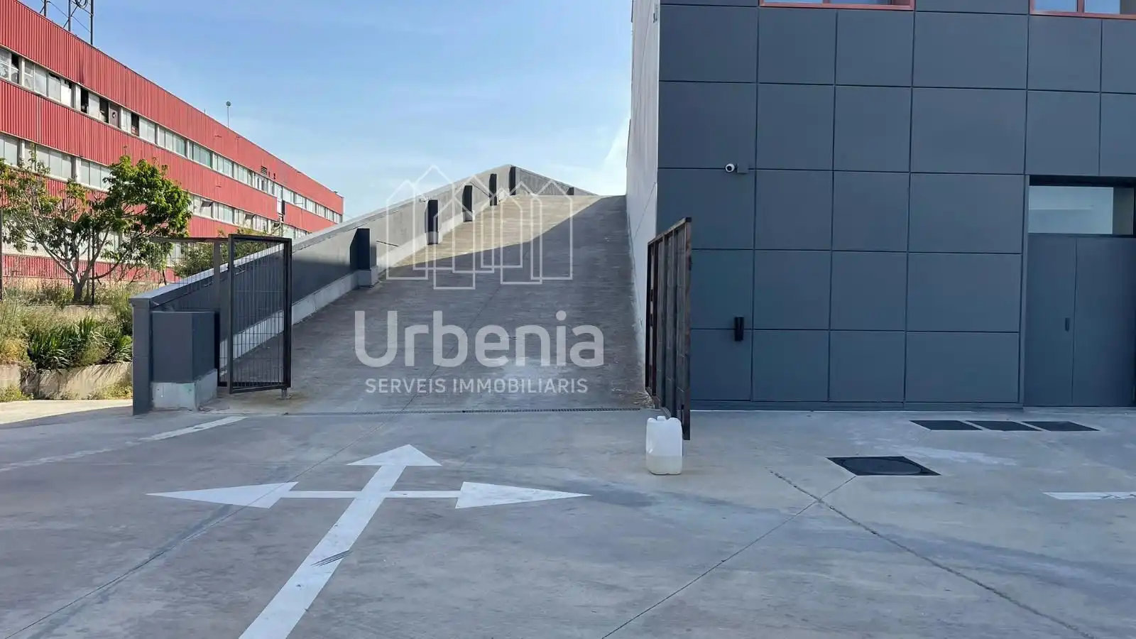 Parking de Nave industrial en venta en Cabrera de Mar