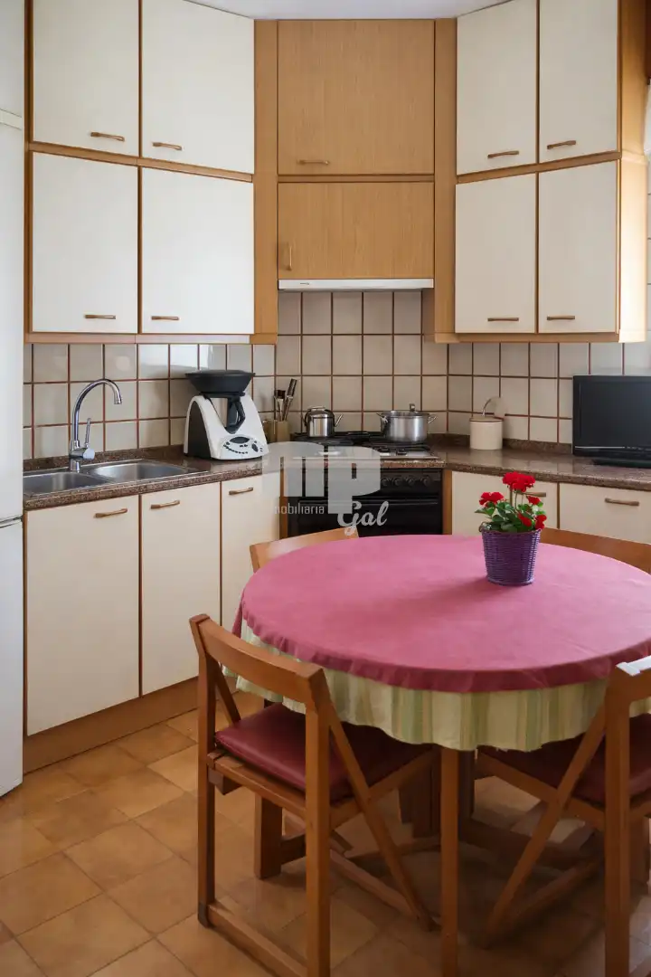 Cocina de Edificio en venta en Vigo 