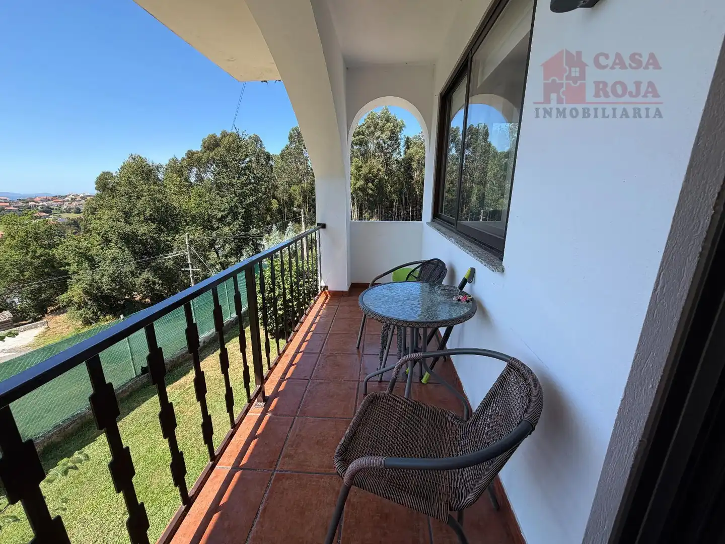 Terrassa de Casa o xalet en venda en Cangas  amb Calefacció, Terrassa i Moblat