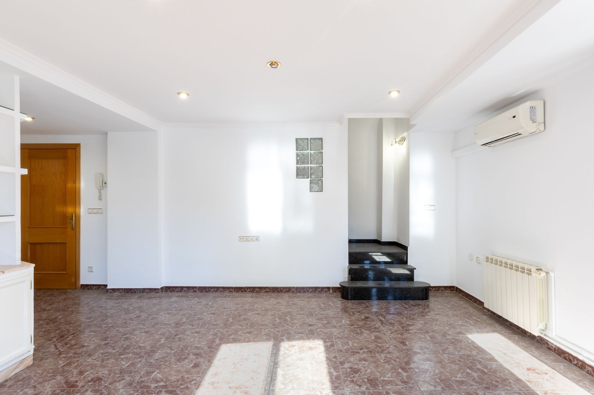 House or chalet for sale in Utiel  with Air Conditioner and Storage room