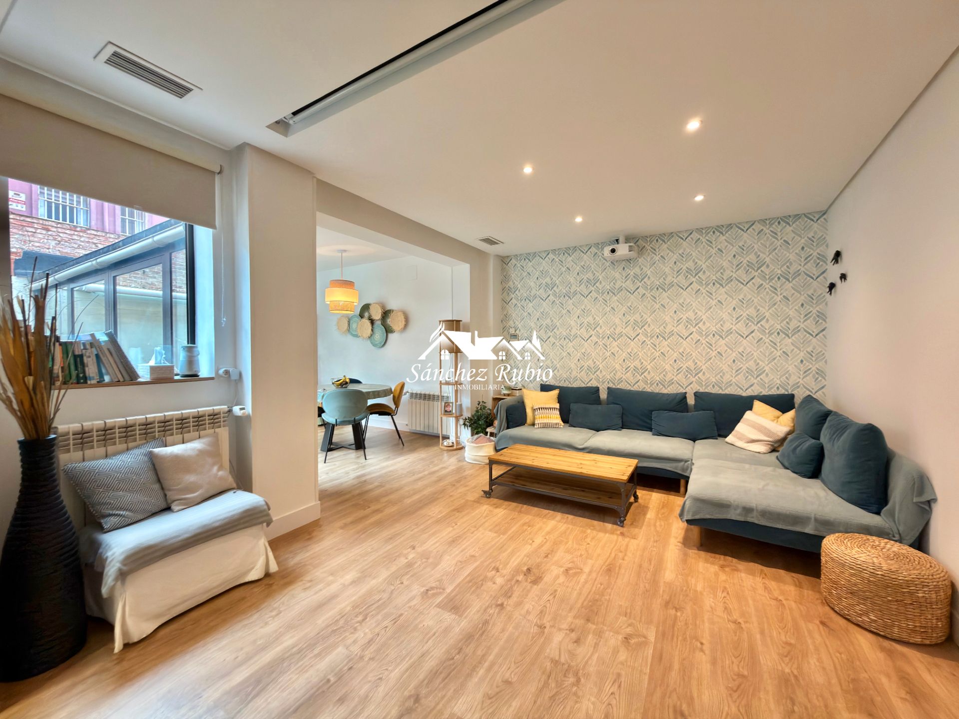 Living room of Planta baja for sale in  Madrid Capital  with Air Conditioner, Heating and Parquet flooring