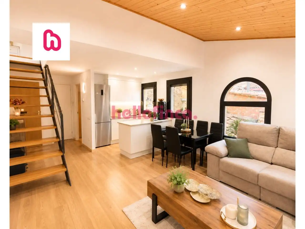 Sala de estar de Piso en venta en Berga con Calefacción, Parquet y Amueblado
