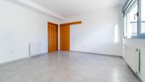 Flat to rent in Móstoles  with Storage room, Oven and Community pool