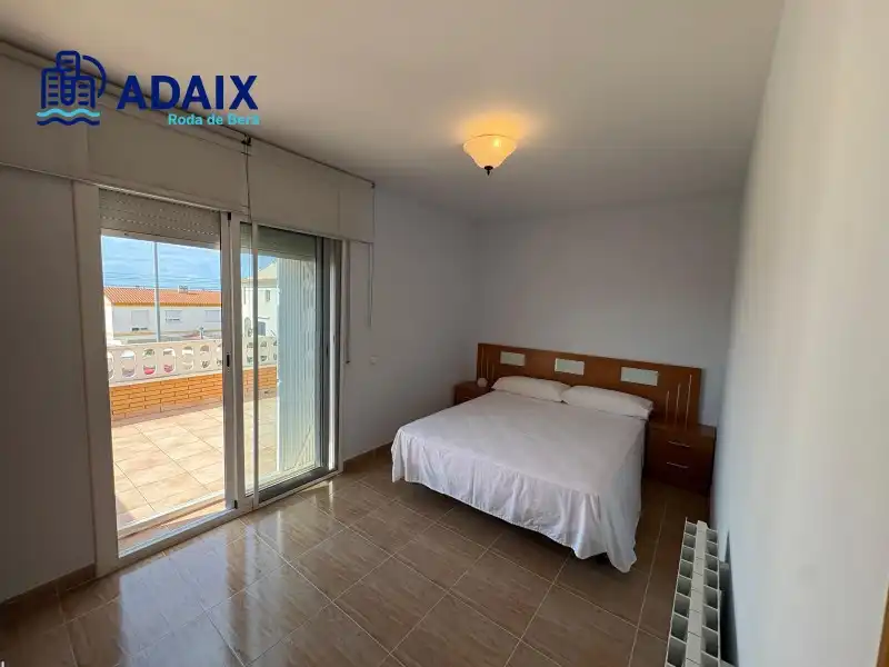 Bedroom of Houses for sale in Roda de Berà  with Air Conditioner, Heating and Terrace