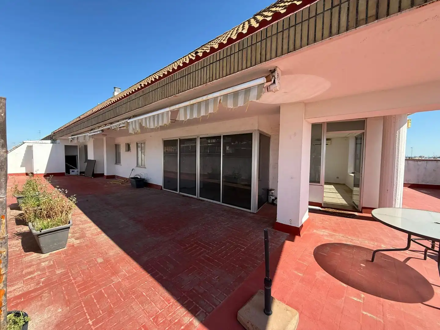 Terrasse von Dachboden zur Miete in Sevilla mit Klimaanlage und Terrasse