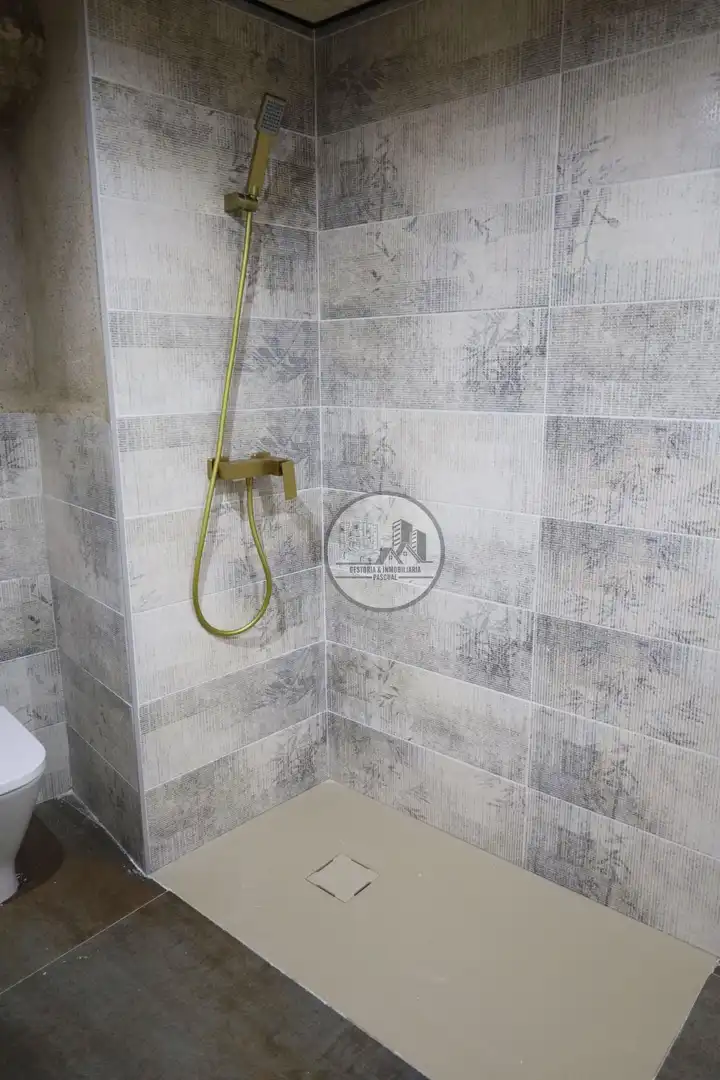 Bany de Casa o xalet en venda en Alcañiz amb Aire condicionat, Calefacció i Balcó