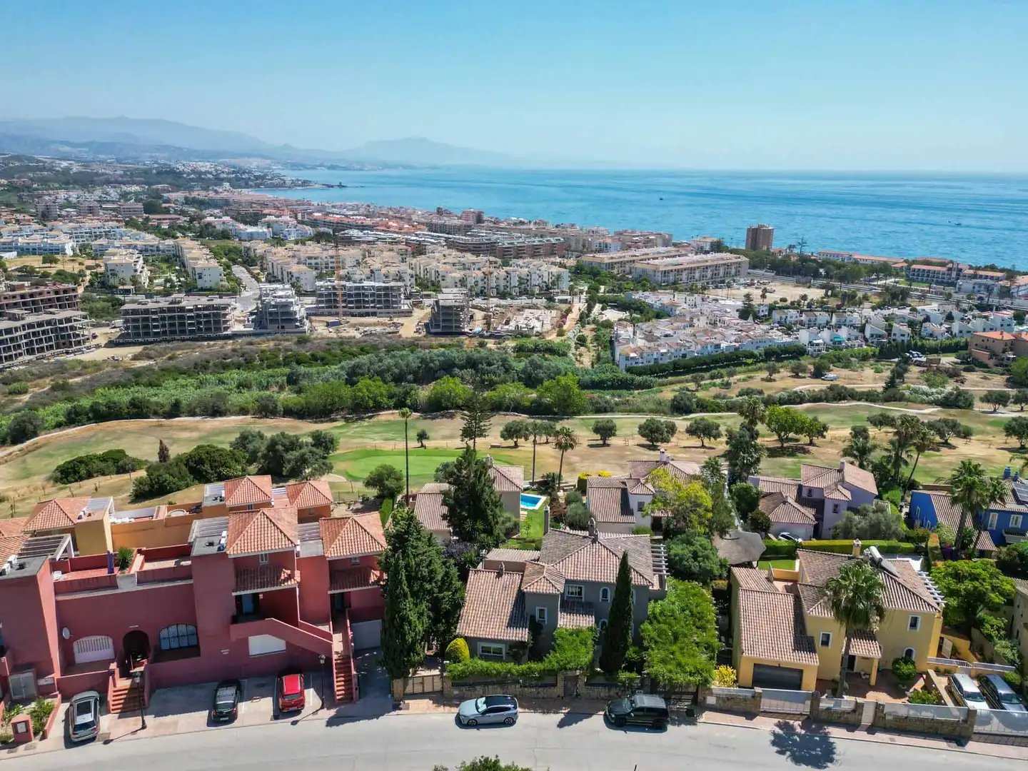 Vista exterior de Casa o xalet en venda en Manilva amb Jardí privat, Terrassa i Traster