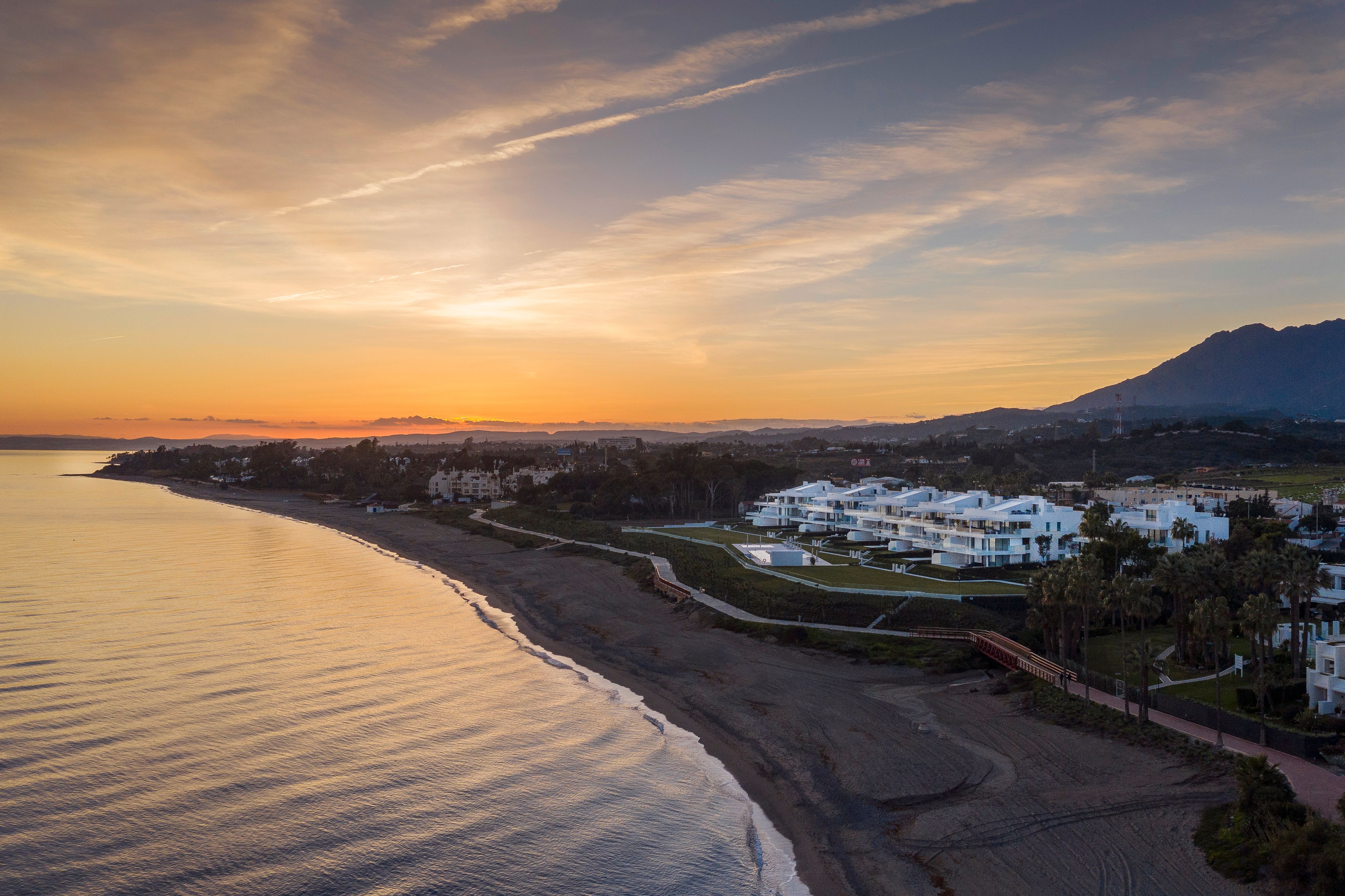 Exterior view of Flat for sale in Estepona  with Air Conditioner, Terrace and Storage room