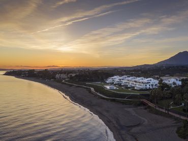 Pis amb balcó en venda a Urbanización Playa Bella 1