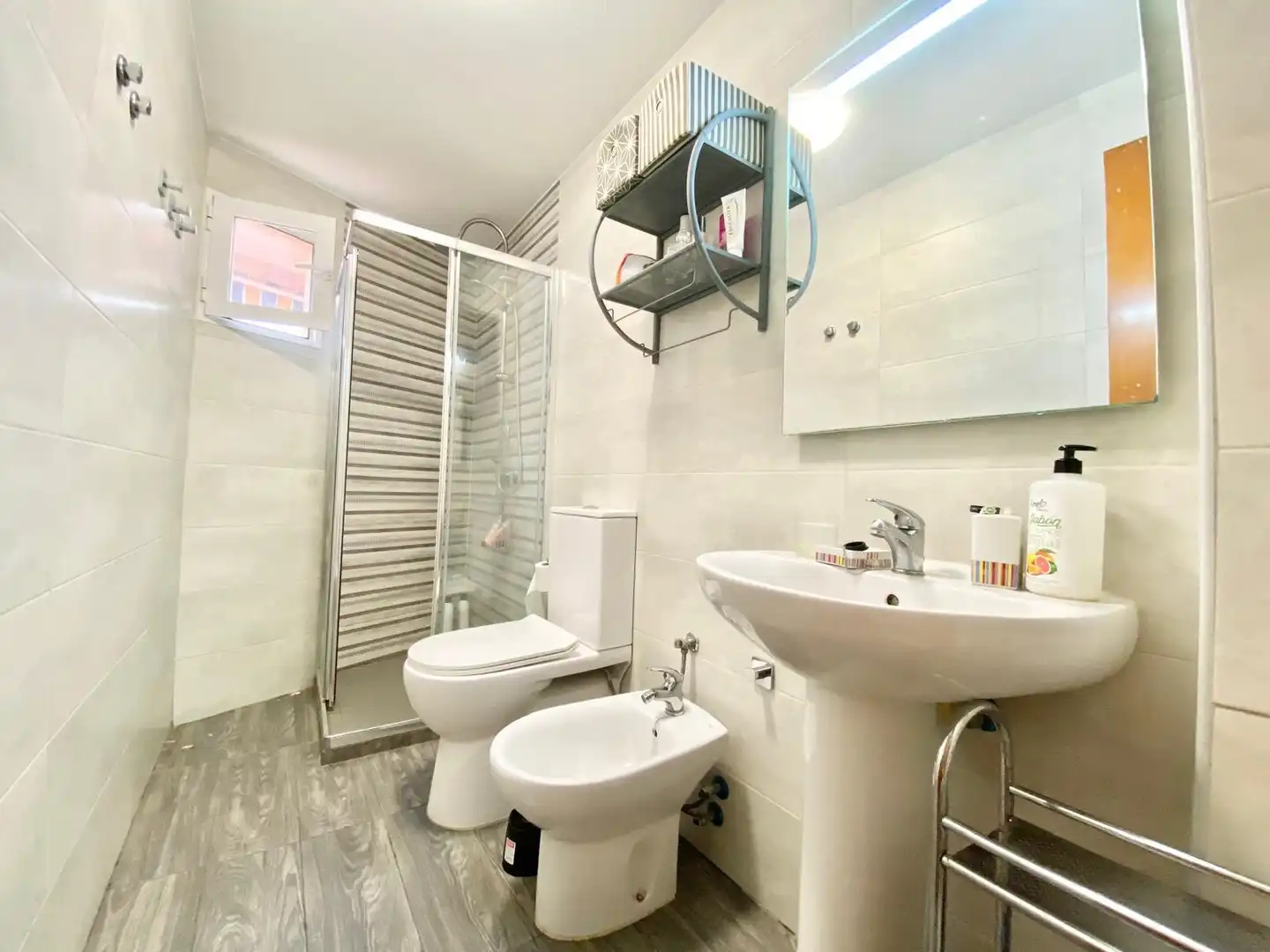 Bany de Apartament de lloguer en San Pedro del Pinatar amb Aire condicionat, Calefacció i Terrassa