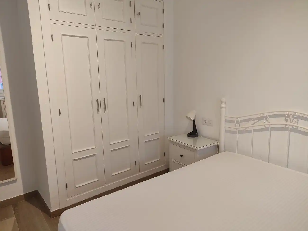 Schlafzimmer von Wohnung zum Verkauf in Conil de la Frontera mit Klimaanlage und Abstellraum