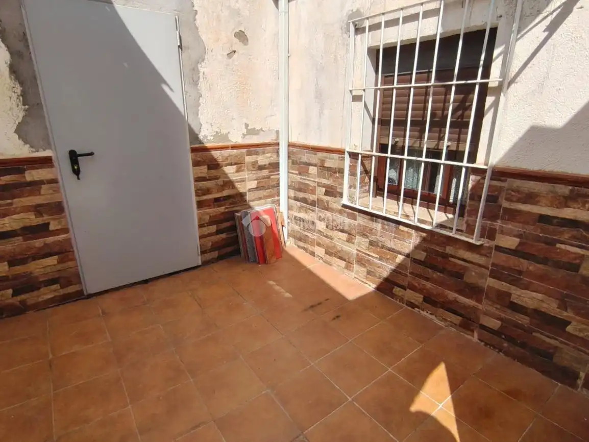 Casa adosada en venda en La Carolina amb Moblat
