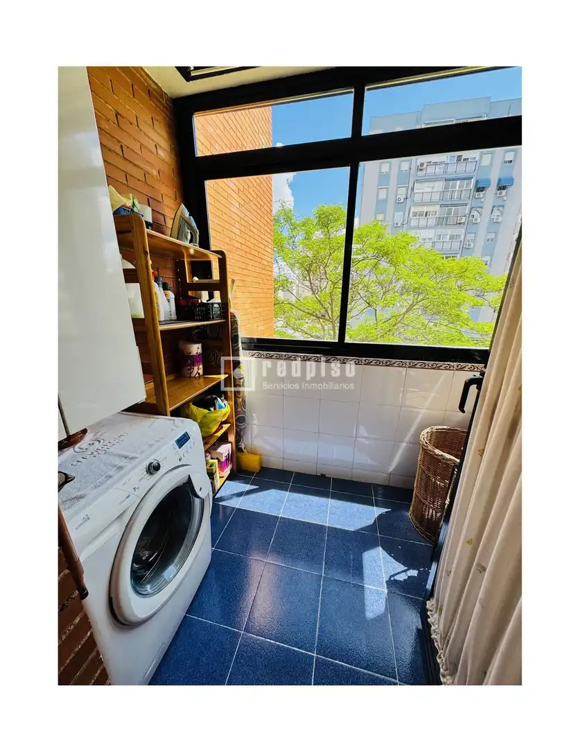 Vista exterior de Piso en venta en Fuenlabrada con Aire acondicionado, Calefacción y Parquet
