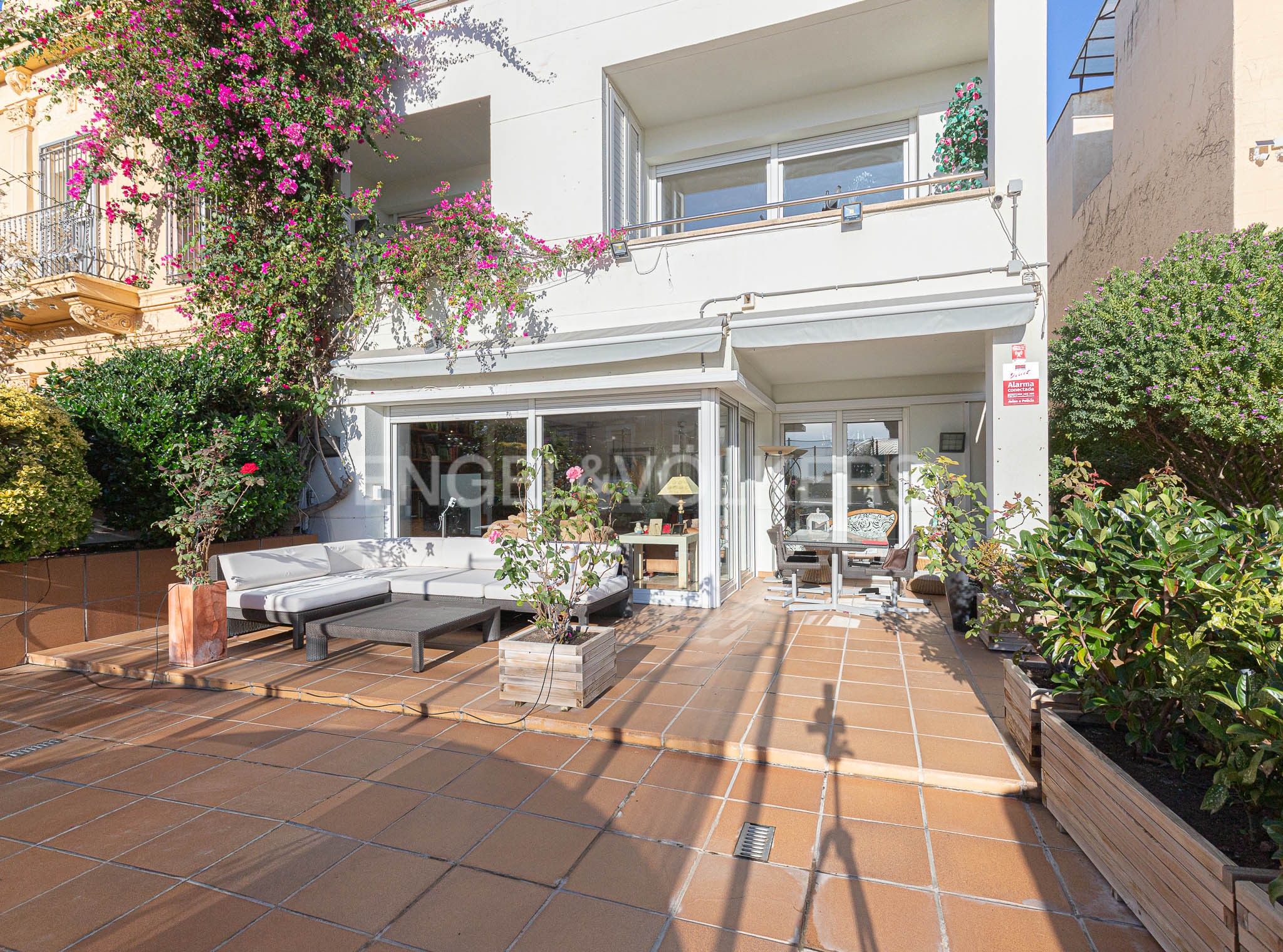 Garden of House or chalet for sale in  Barcelona Capital  with Air Conditioner, Heating and Private garden