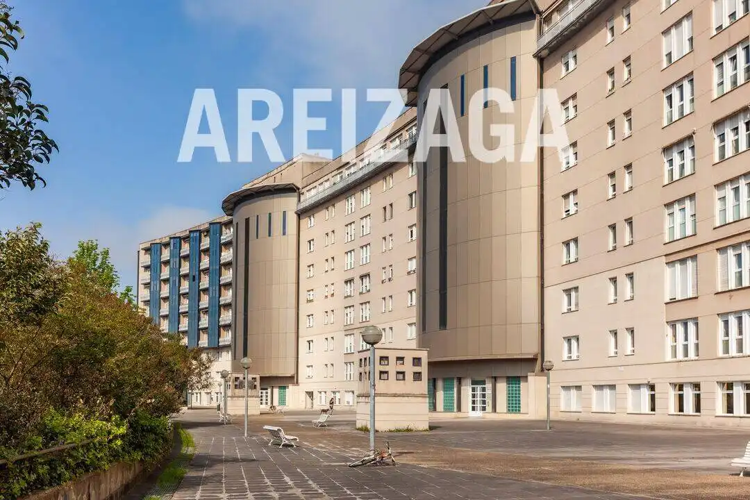 Vista exterior de Piso en venta en Donostia - San Sebastián  con Calefacción, Terraza y Trastero