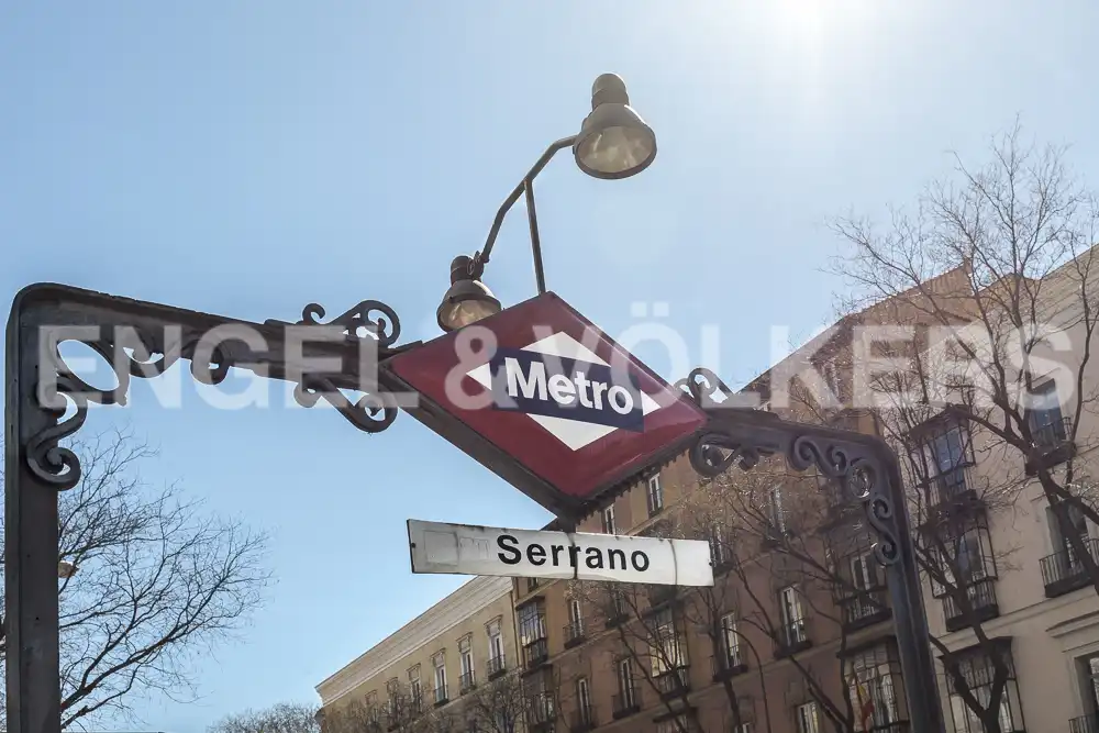 Vista exterior de Àtic de lloguer en Madrid amb Aire condicionat, Calefacció i Balcó