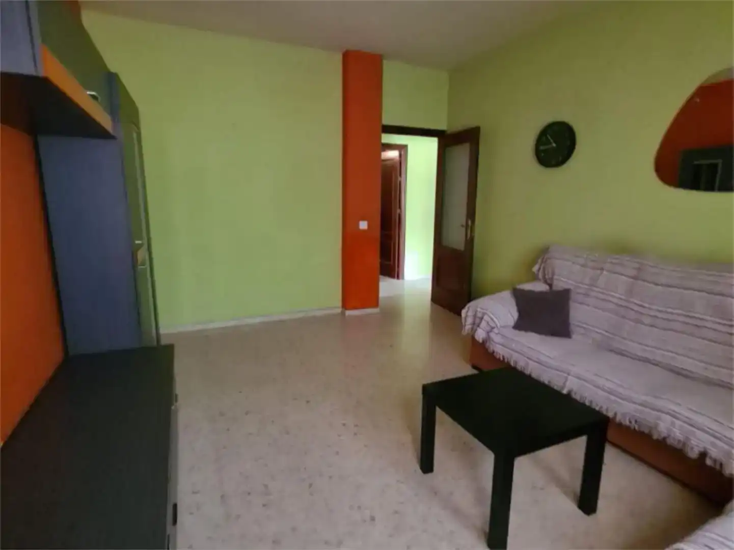 Sala d'estar de Pis en venda en Marchena amb Aire condicionat, Traster i Moblat