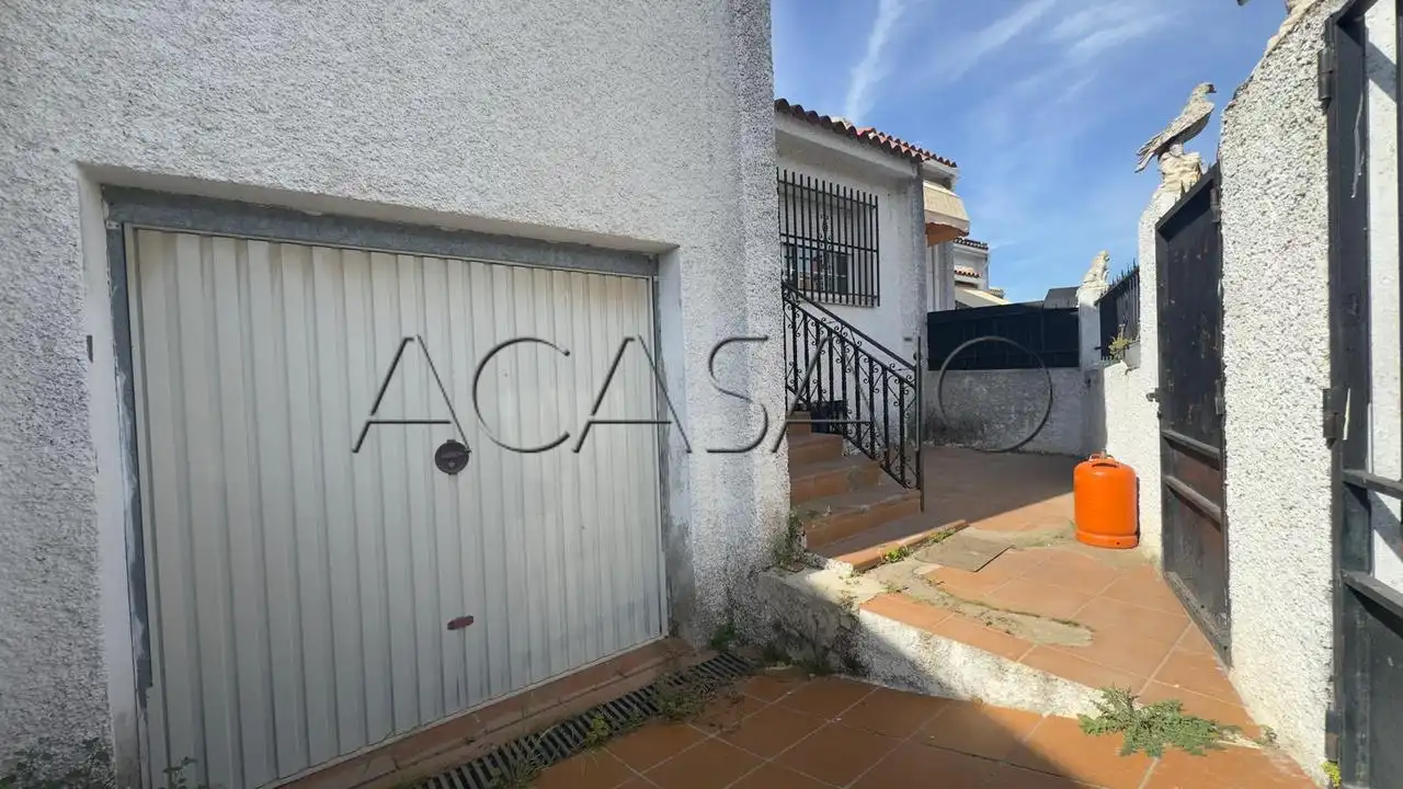 Exterior view of Houses for sale in Cubas de la Sagra  with Heating