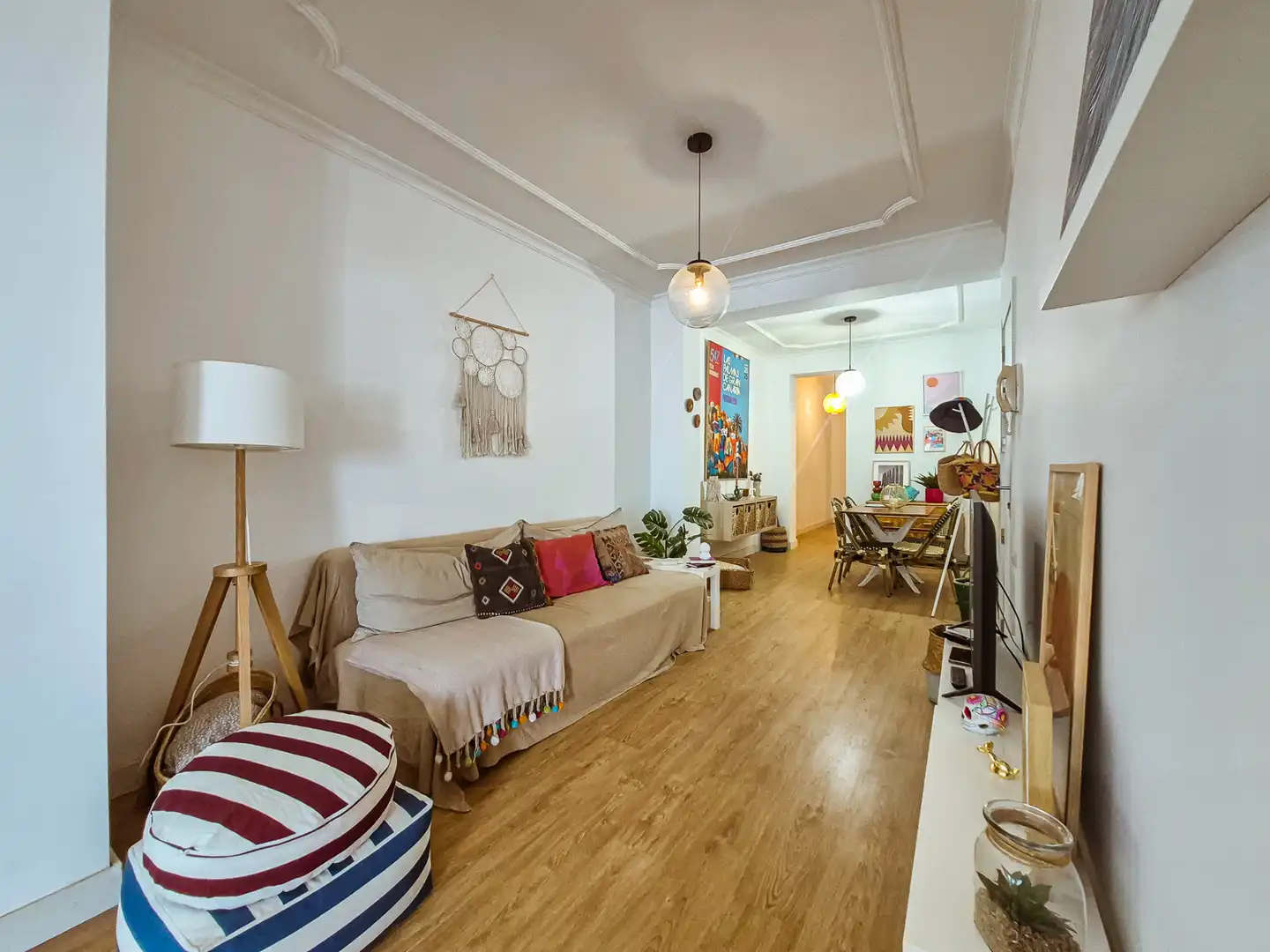 Sala d'estar de Pis en venda en Las Palmas de Gran Canaria amb Moblat i Balcó