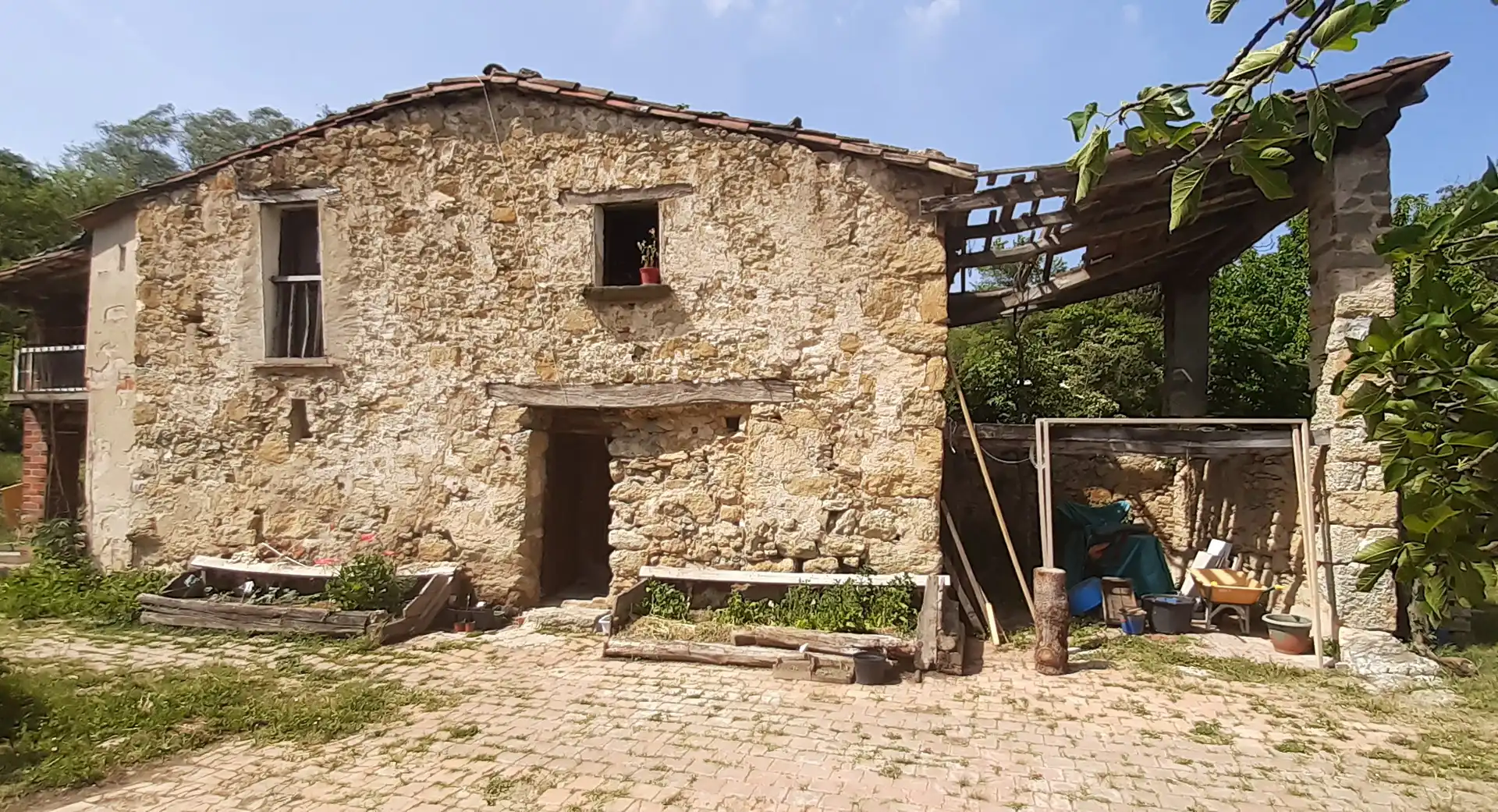 Vista exterior de Finca rústica en venda en Sant Feliu de Pallerols