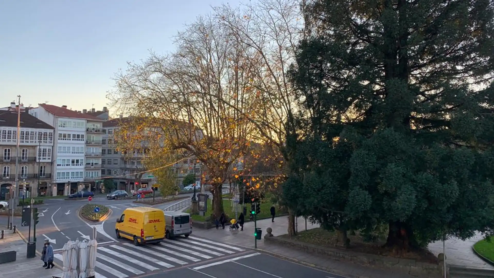 Vista exterior de Casa adosada en venta en Santiago de Compostela 