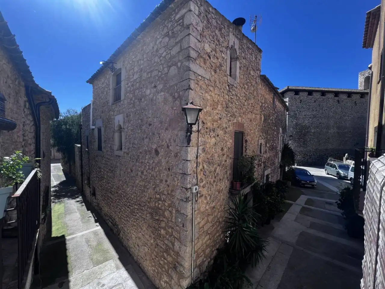 Vista exterior de Casa adosada de alquiler en Avinyonet de Puigventós con Aire acondicionado, Calefacción y Jardín privado