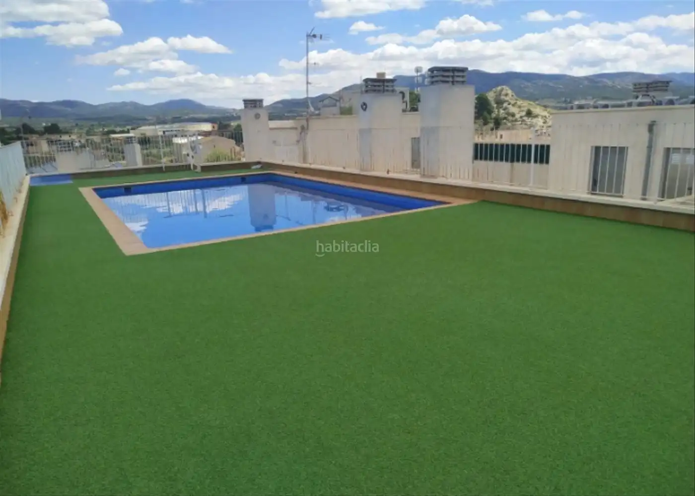 Piso con piscina en venta en Calle Venezuela 90