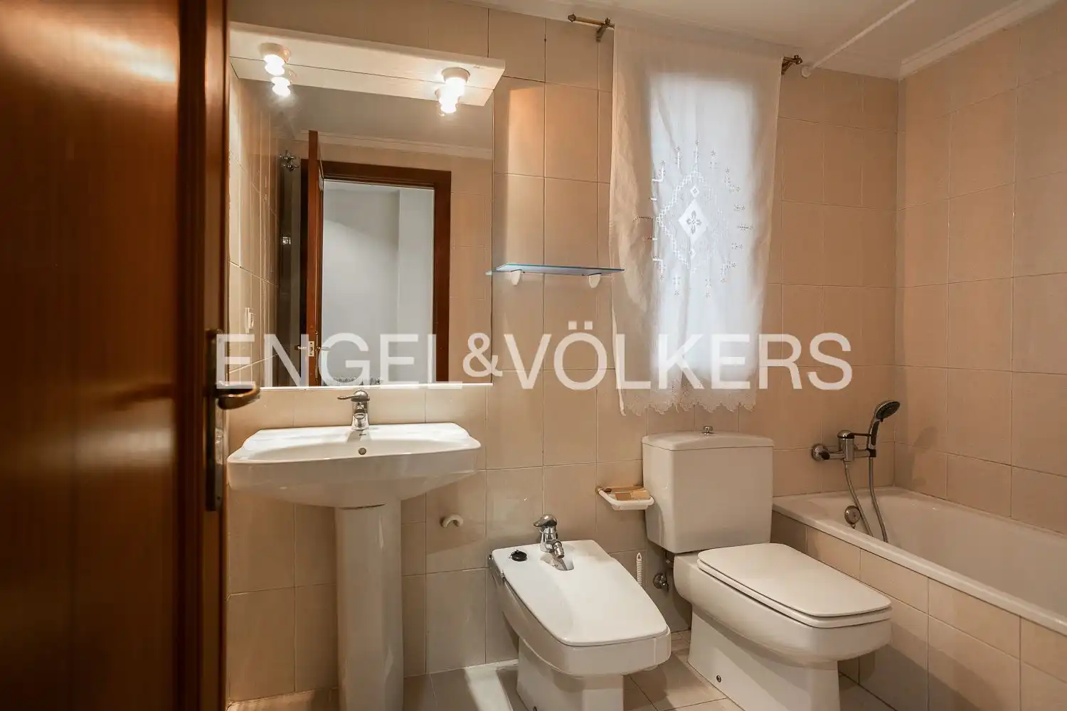 Baño de Piso en venta en Valencia con Aire acondicionado, Calefacción y Balcón