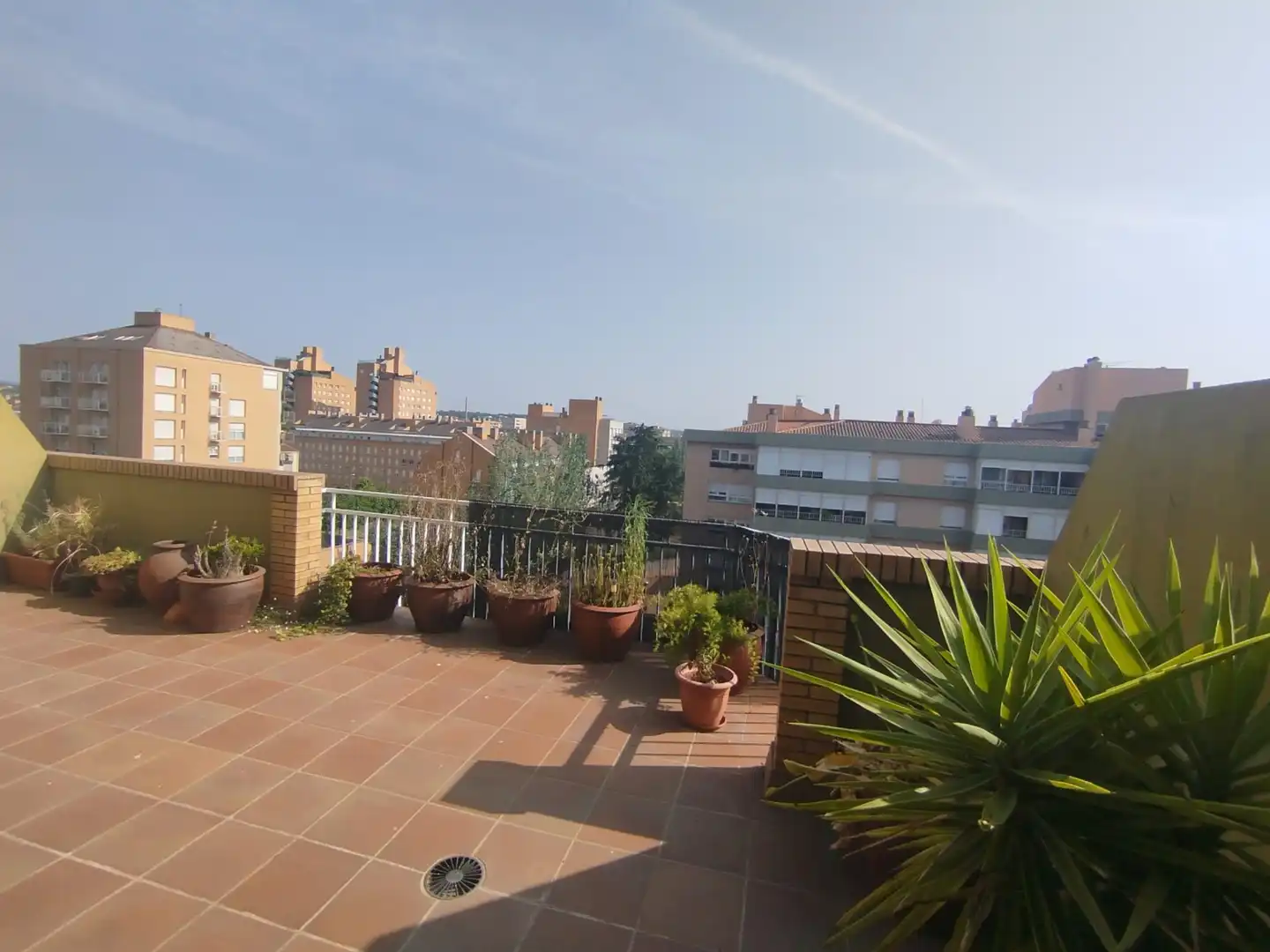 Àtic de lloguer a EMILI GRAHIT, Eixample Nord