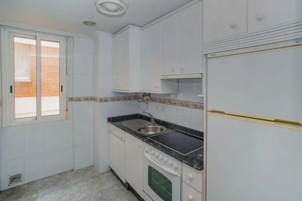 Küche von Wohnung zum Verkauf in O Barco de Valdeorras   mit Abstellraum