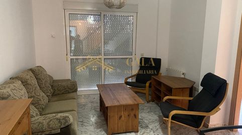 Foto 2 de Casa adosada de alquiler en Mejostilla, Cáceres Capital