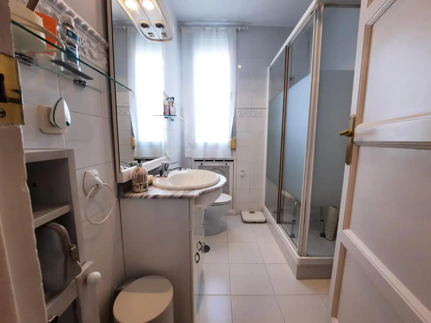 Badezimmer von Wohnung zum Verkauf in Madrid mit Klimaanlage, Heizung und Parkett