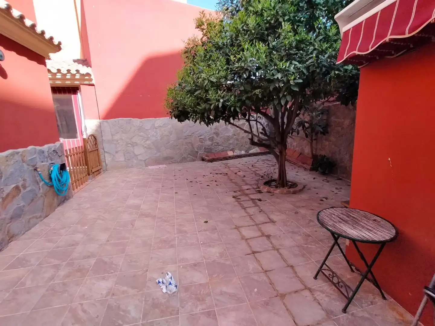 Jardí de Casa o xalet en venda en La Línea de la Concepción amb Aire condicionat, Jardí privat i Traster
