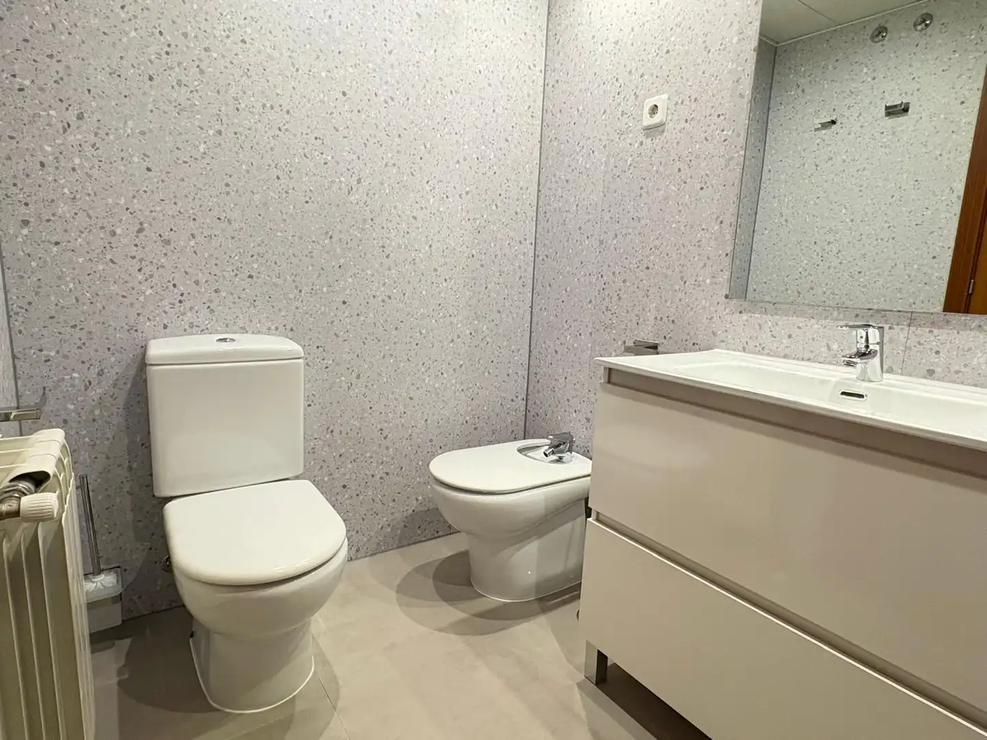 Baño de Piso en venta en Villanueva de la Cañada con Aire acondicionado, Calefacción y Parquet