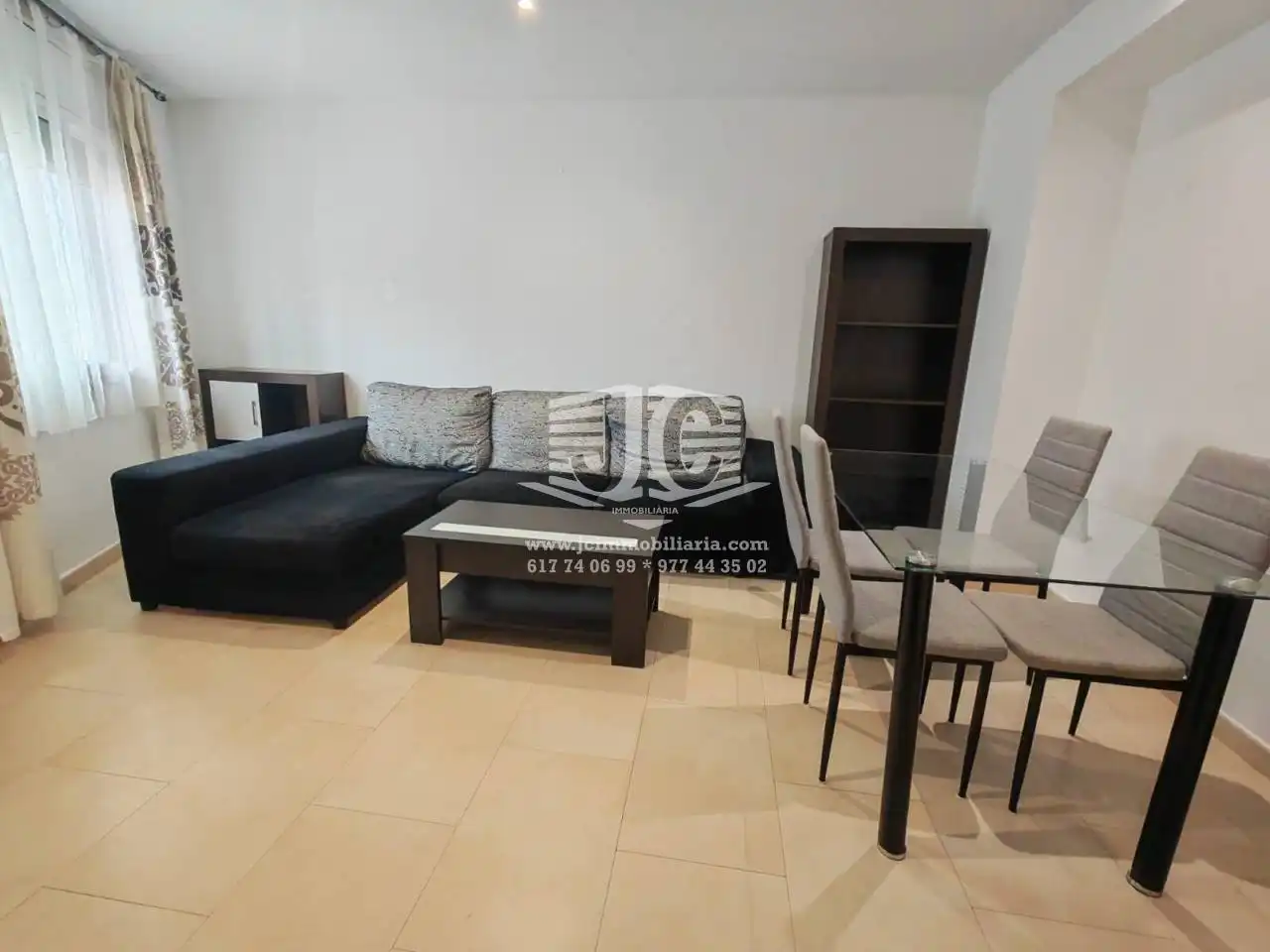 Sala de estar de Piso de alquiler en Tivenys con Aire acondicionado, Trastero y Amueblado