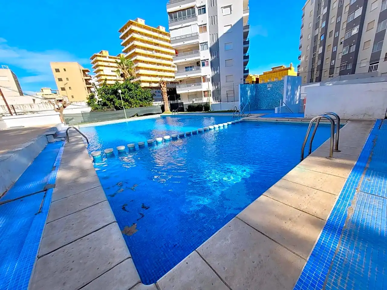 Piscina de Apartamento de alquiler en Miramar, Valencia