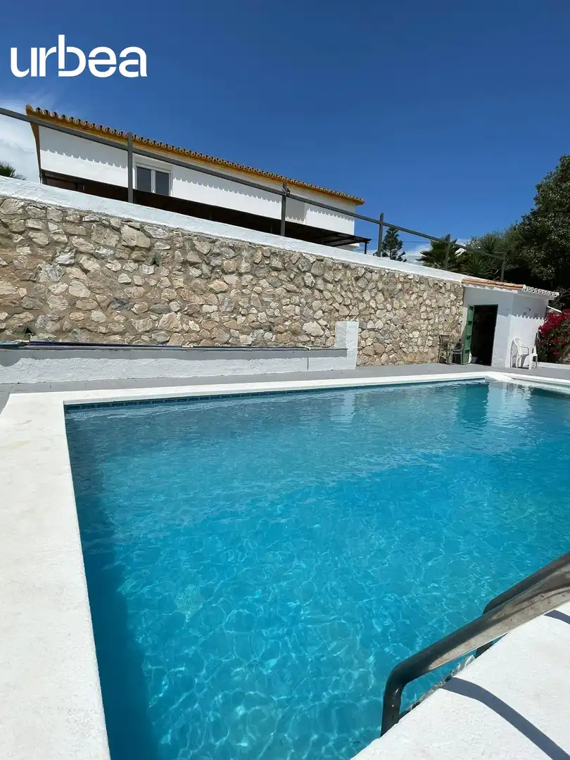 Piscina de Finca rústica de alquiler en Málaga con Calefacción, Jardín privado y Terraza