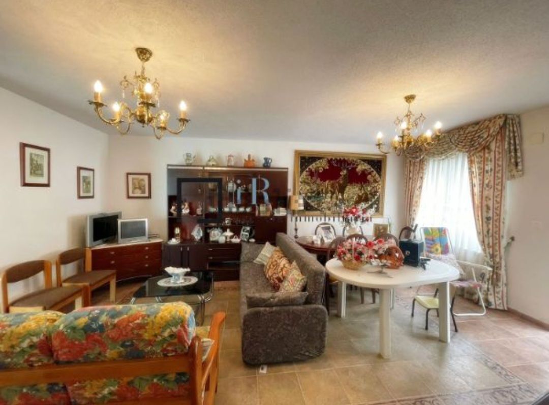 Wohnzimmer von Country house zum verkauf in Los Navalucillos mit Heizung, Terrasse und Abstellraum
